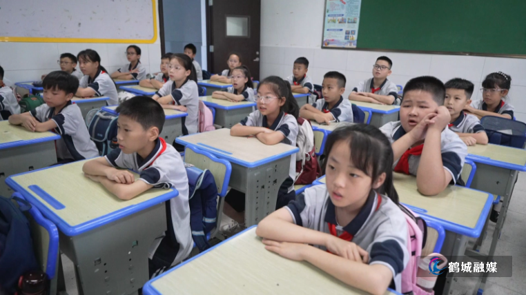 怀化市华都小学：织密织牢防溺水“安全网”（半成品）.mp4_20250617_160403.427.jpg