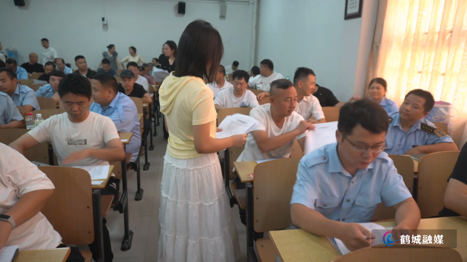 关注公交驾驶员心理健康 守护城市交通“心”防线.mp4_20250619_160712.019.jpg