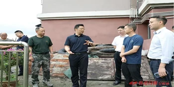 【怀化日报】贺遵庆在溆浦督导检查防汛抗灾工作