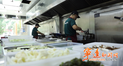 宁远：惠民食堂托起老人幸福“食”光_副本500.png