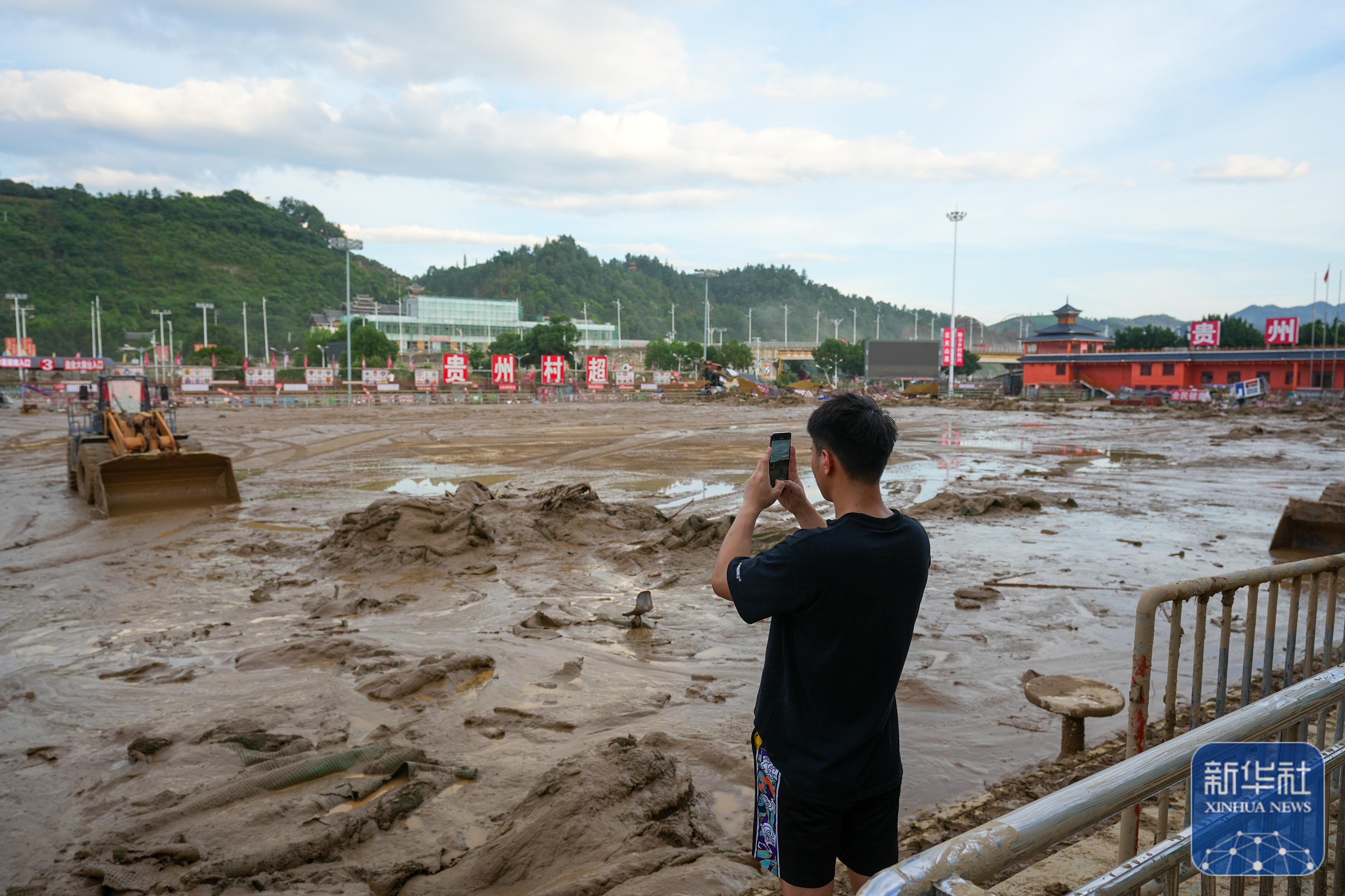 温度|成立！在结束仪式上有他父亲的视频的男孩