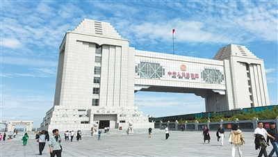 前往曼兹（Manzhii