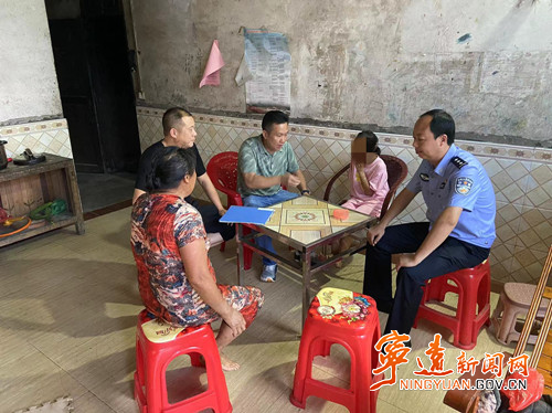 宁远水市镇：推行“利剑护蕾”监护令_副本_副本500.jpg