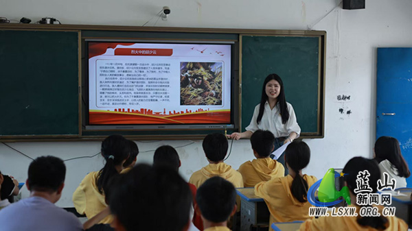 永州市“微光宣讲团”走进蓝山县土市中学开展“传承爱国情、共筑中国梦”主题宣讲活动1.jpg