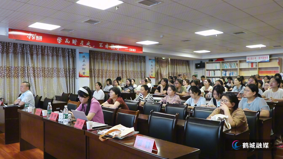 湖南省妇幼保健院联基层暨“向阳花开·幸福家来”活动在怀化鹤城启动.mp4_20250701_163324.487.jpg