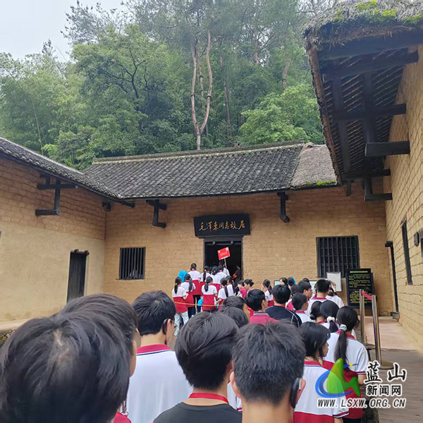 红色研学活动.jpg