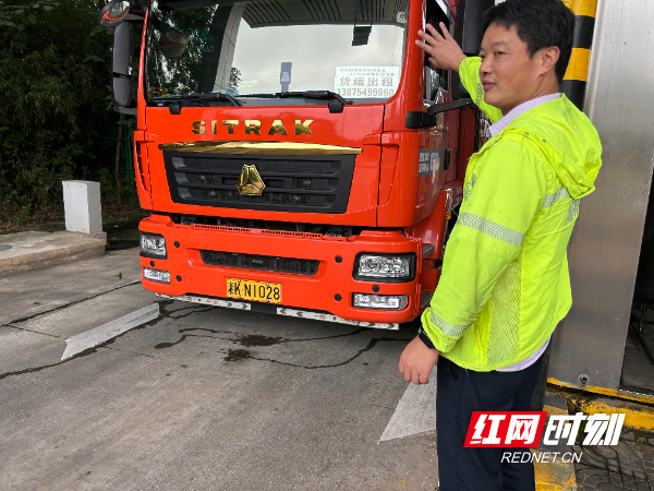 劝返超限车.jpg