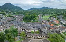 笔架山下探百年古建 感古韵悠悠