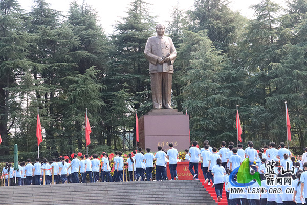 蓝山县第一中学开展“我的韶山行”红色研学活动.jpg