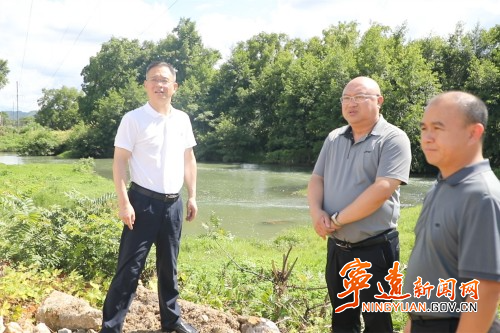 毛政调研河长制工作_副本500.jpg