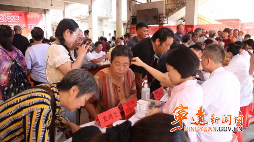 宁远县老科协：“三下乡”服务暖民心2_副本500.jpg
