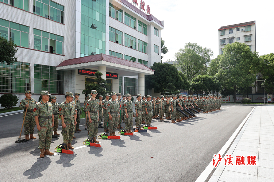 民兵分队训练训练现场.JPG