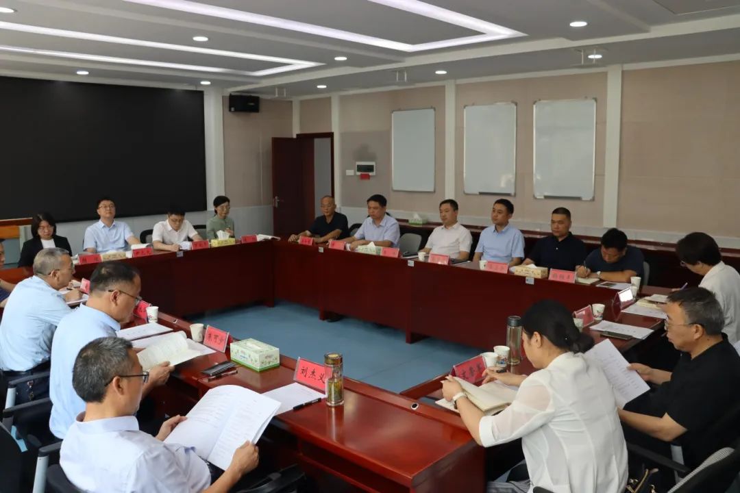 学员在研讨室交流研讨1（拍摄者：贾昀昊）.JPG