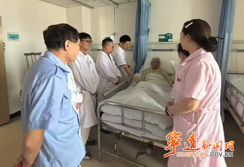 宁远县人民医院成功完成一例高难度髋关节翻修手术_副本_副本500.jpg