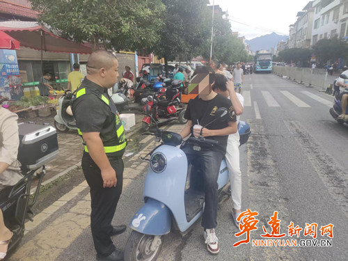 宁远清水桥镇：筑牢暑期道路安全防线_副本500.jpg