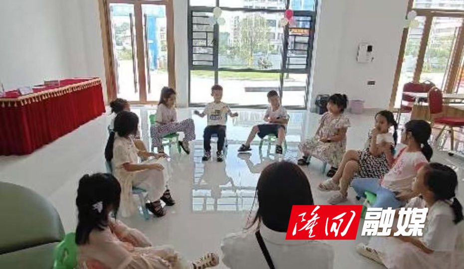 隆回珍爱贝贝托育中心首届暑期托管班开班 解职工子女看护难题(图1)