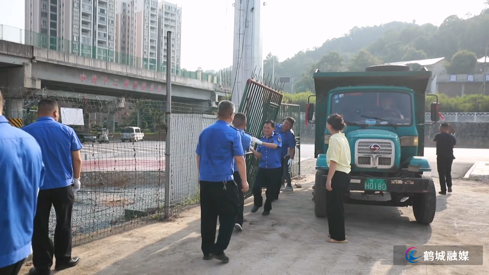 毛克文 城管整治池回路段市容市貌.mp4_000018.318.jpg