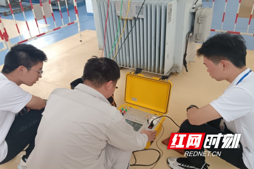 【送审·红网湘潭站】青春淬炼电网一线 长沙理工学子湘乡实践书写担当272.png
