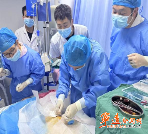 寧遠縣人民醫院成功開展首例經皮胃造瘺術_副本500.png