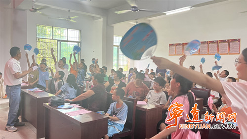 寧遠水市鎮(zhèn)：進村普及 “防溺水、防性侵” 知識_副本500.jpg