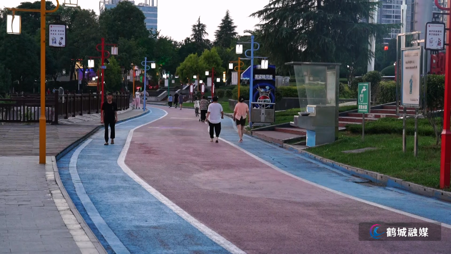 坨院街道：常态加强五溪广场综合整治  持续提升市容环境品质（半成品）.mp4_20250716_164311.045.jpg