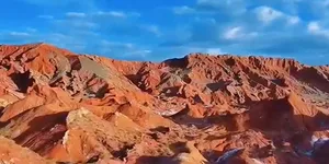 跟着航拍云赏丹霞地貌