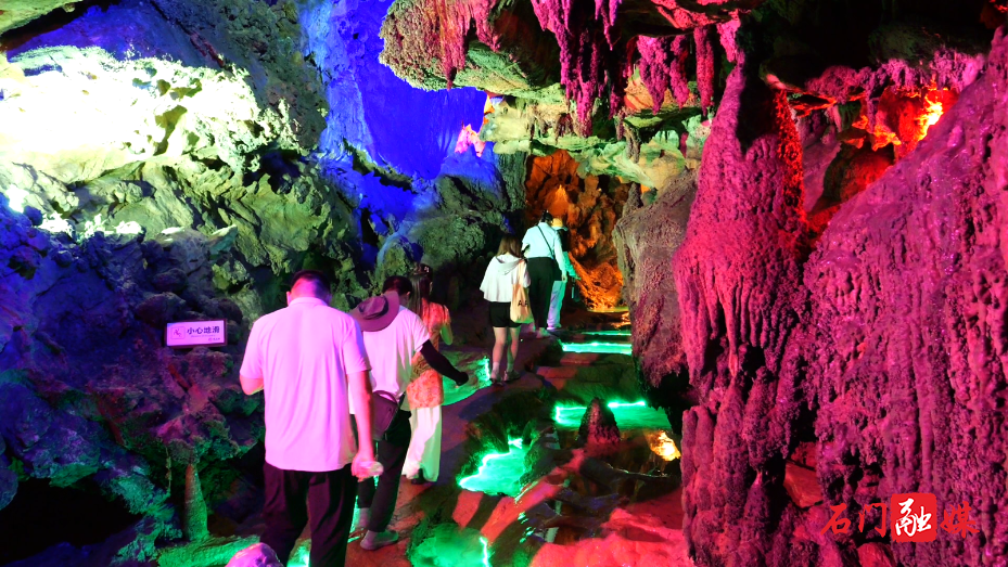 媒体采访团聚焦我县旅游避暑资源 助推“清凉经济”发展6.png