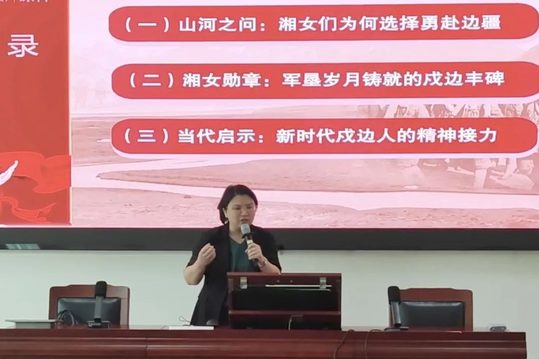 黄婷.jpg