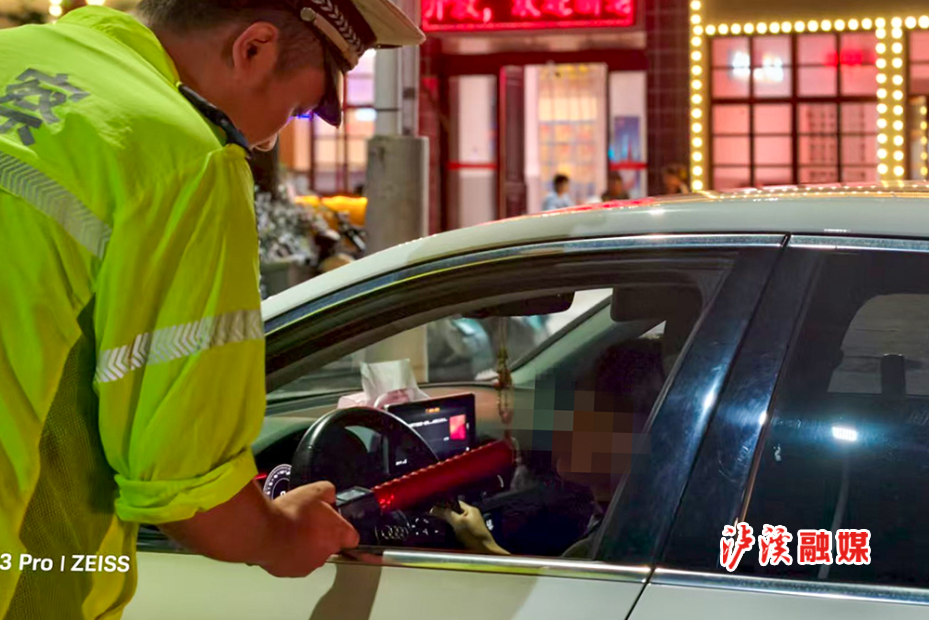 微信图片_20250723103746.jp交警2.jpg