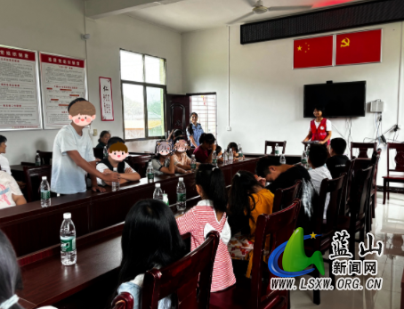 蓝山县司法局开展大学生志愿者“送法下乡”暨“利剑护蕾”法治宣传活动2.png