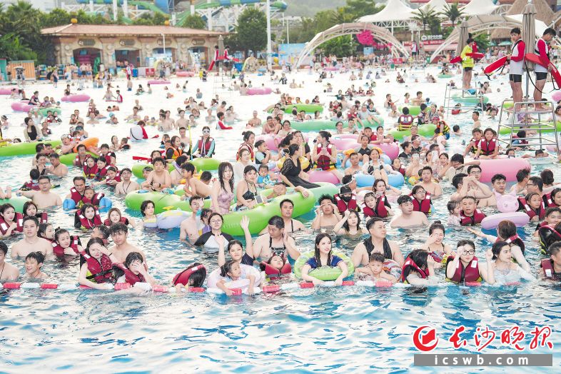 　　长沙 欢乐水寨