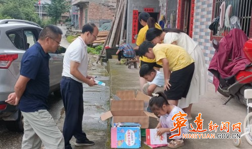 寧遠(yuǎn)縣桐木漯瑤族鄉(xiāng)：書香伴暑假_副本500.jpg