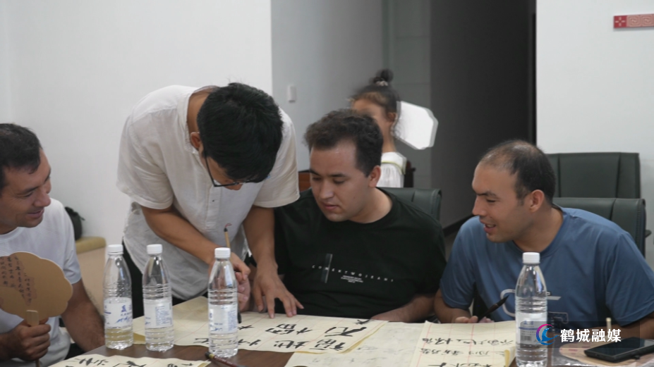 毛克文 民族团结.mp4_000023.596.png
