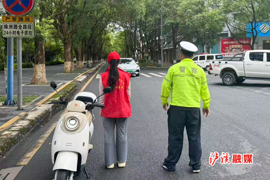 交警.jpg