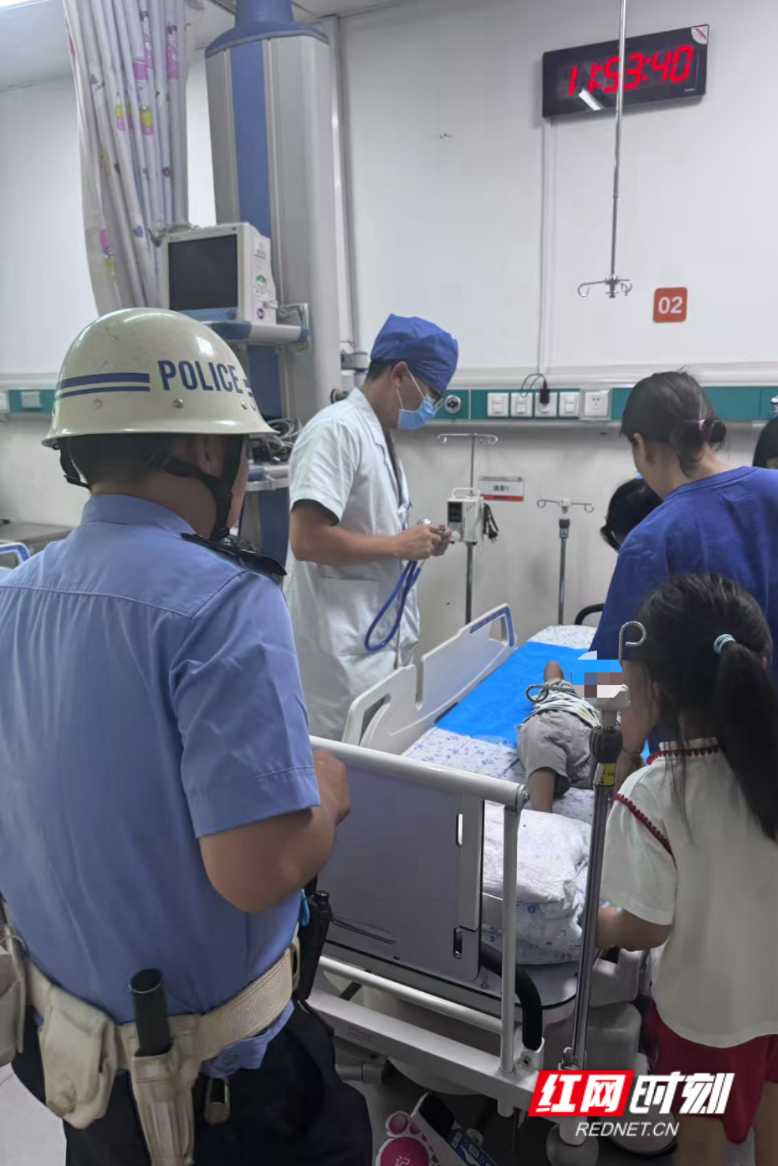 极速护送生病幼童就医