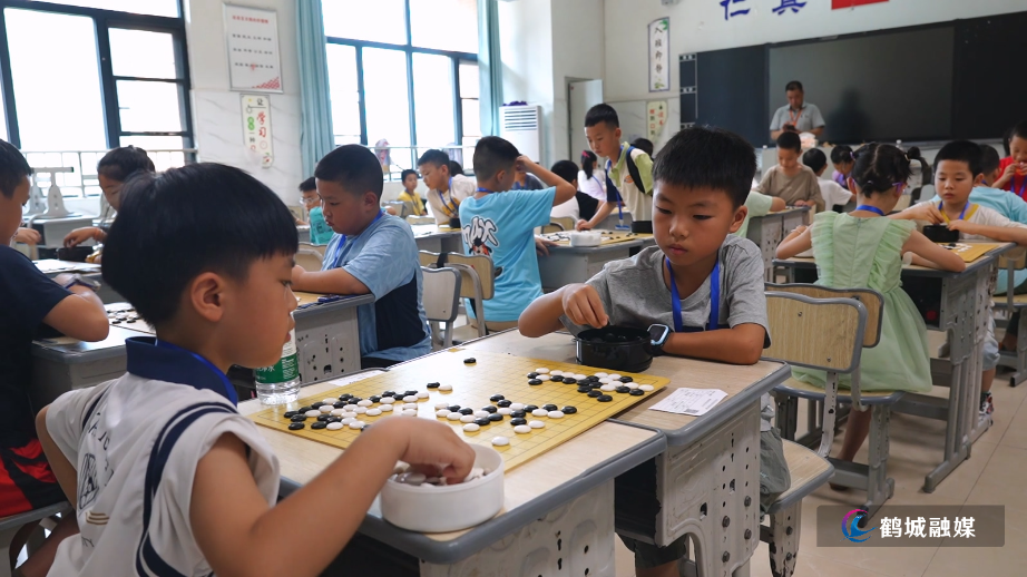 鹤城区：2025年围棋段级位赛暨团体赛落幕 棋手风采闪耀赛场.mp4_20250728_170248.112.jpg