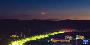星空相册｜夜空上演火星伴月