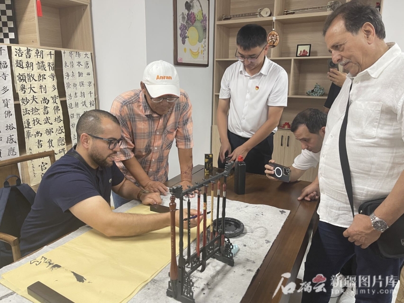 “我想把这个美丽的记忆归还阿尔及利亚”  - 阿