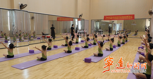 宁远：公益培训点亮学生多彩暑假1_副本500.png