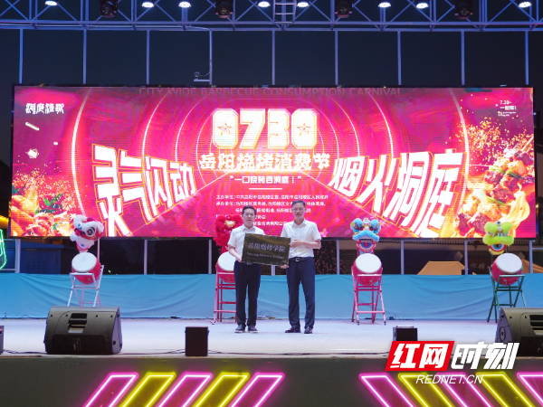 7ff8d70895cf21f1ffab2ea9cd056e0.jpg