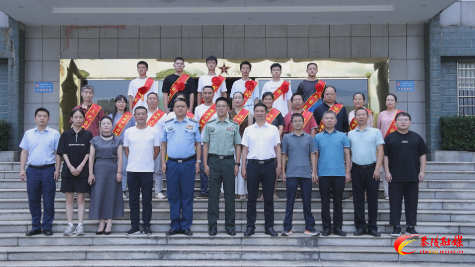 cVJHANwFu1QA.bmp.jpg