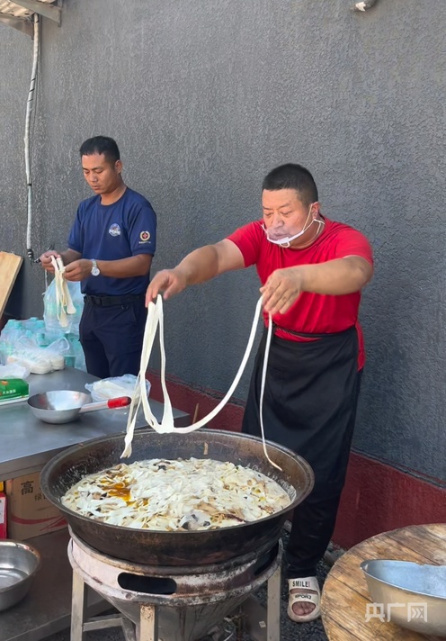 Qianli Noodle味道：帮助和记住一碗热汤