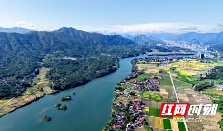 双牌潇水河（月湖）：水墨铺展田野景 河长制护碧水向北流