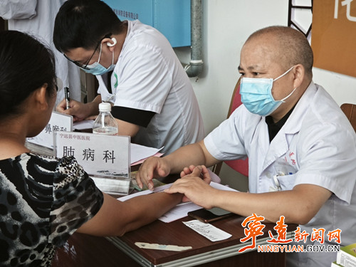 寧遠縣中醫醫院：中醫藥文化服務月活動惠民暖人心_副本500.jpg
