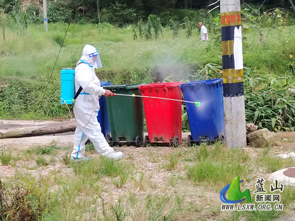 浆洞瑶族乡共御基孔肯雅热，守护群众健康.jpg
