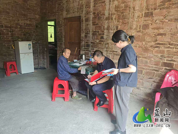 浆洞瑶族乡：督导乡村振兴工作 确保政策落地见效.jpg