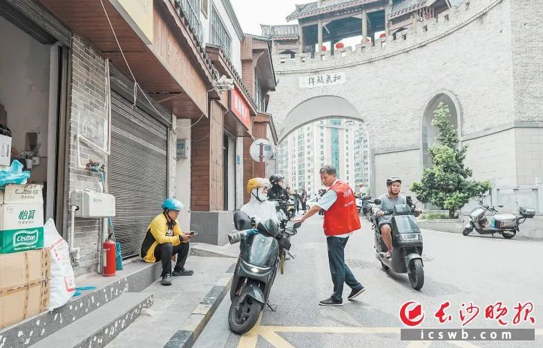 　　浏正街经过为期100天的综合治理“百日攻坚”整治行动，400米古街换新颜。　　长沙晚报全媒体记者 陈飞 摄