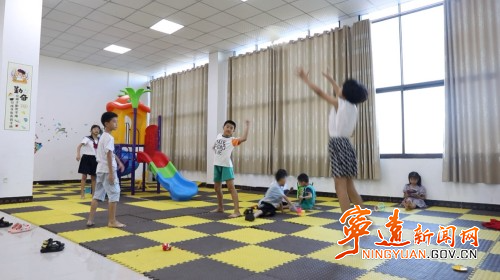 宁远：厂区里的暑托班 暖心又安心3_副本500.jpg