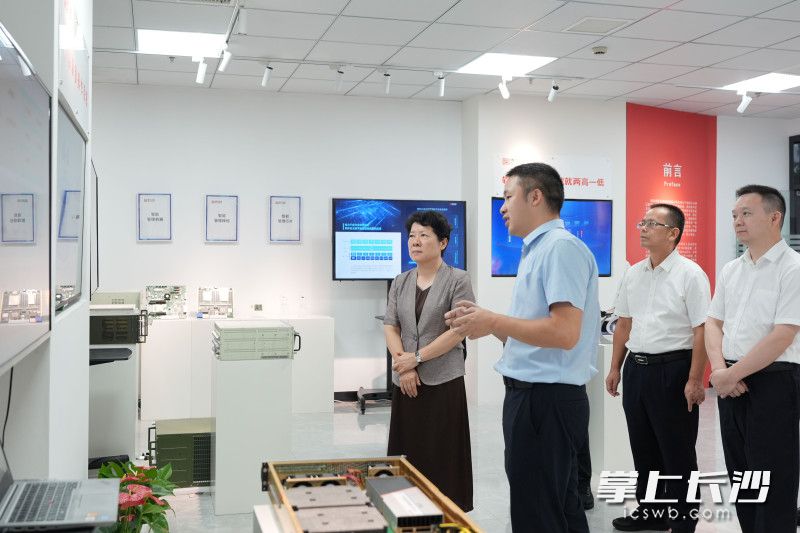 湖南博匠信息科技有限公司调研现场。 均为长沙晚报全媒体记者郭雨滴摄 湖南博匠信息科技有限公司调研现场。 均为长沙晚报全媒体记者郭雨滴摄