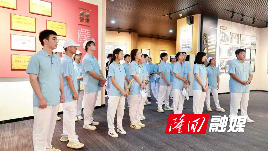隆回县开展高考优秀学子“毕业季·家乡行”活动(图1)